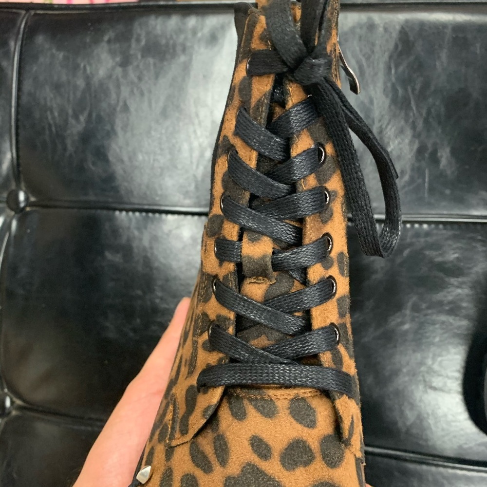 Women’s Lace Up Chunky Sole Ankle Boot in Leopard Faux Suede - Picture 3 of 15
